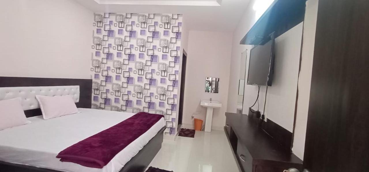 Varun Residency Bhadrachalam Esterno foto