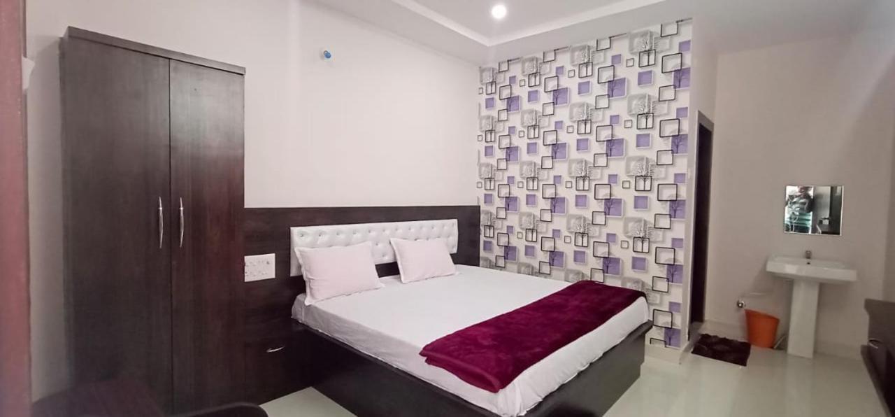 Varun Residency Bhadrachalam Esterno foto